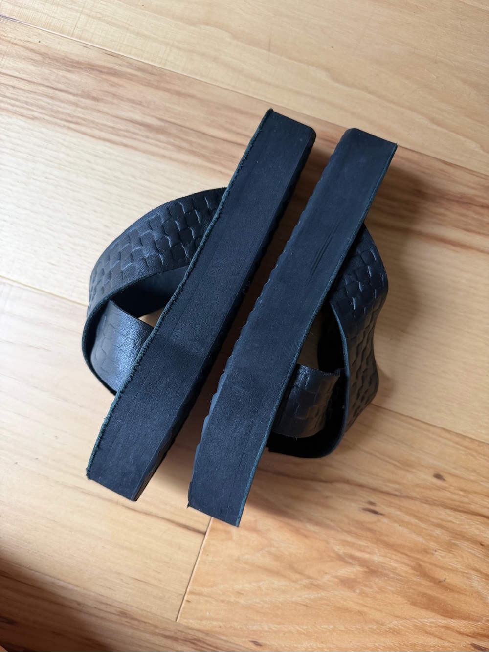 Vans Women’s Karina Robinho Black Leather Cross-Strap Slide Sandals size 9 - Picture 3 of 4